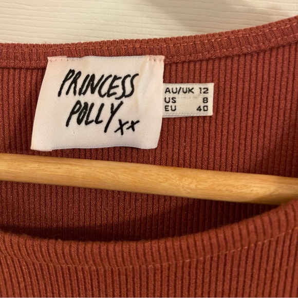 CLASSIC CROP TEE BURNT RED - PRINCESS POLLY - Picture 2 of 3